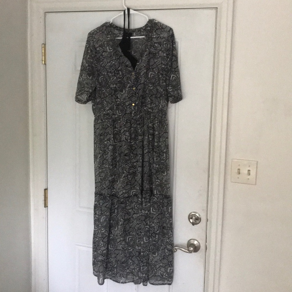 Black and white short sleeve Maxi dress with slip